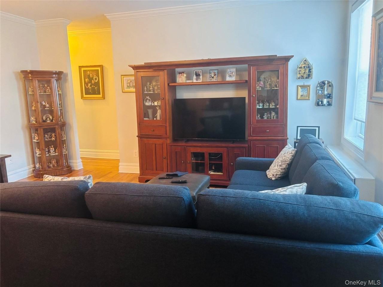 111 7th St #415 - Photo 5 of 13