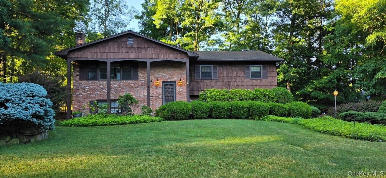 12 Palisades Ct - Photo 2 of 18