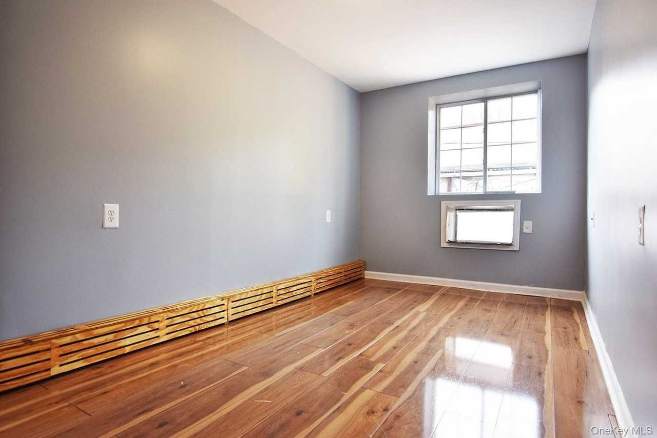 1619 Pacific St #1 - Photo 4 of 12
