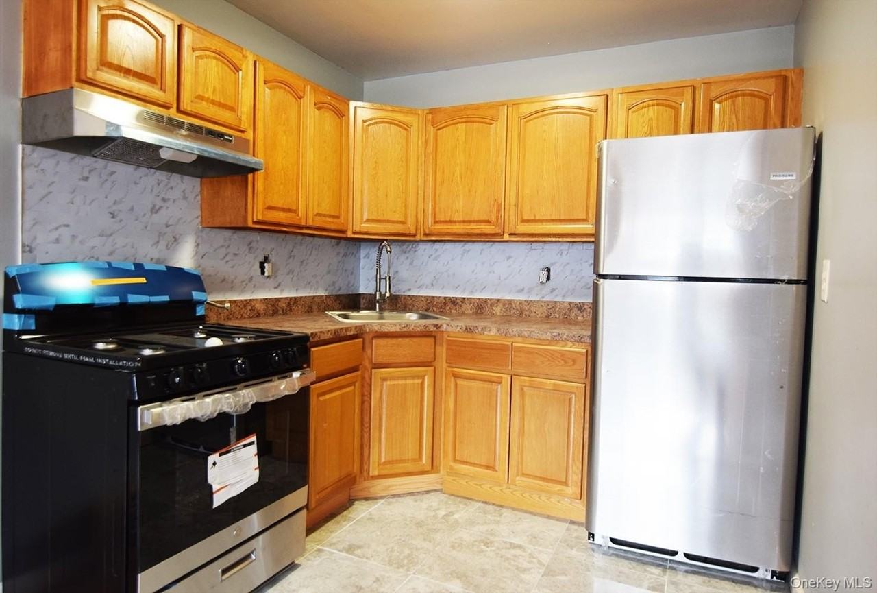 1619 Pacific St #1 - Photo 6 of 12