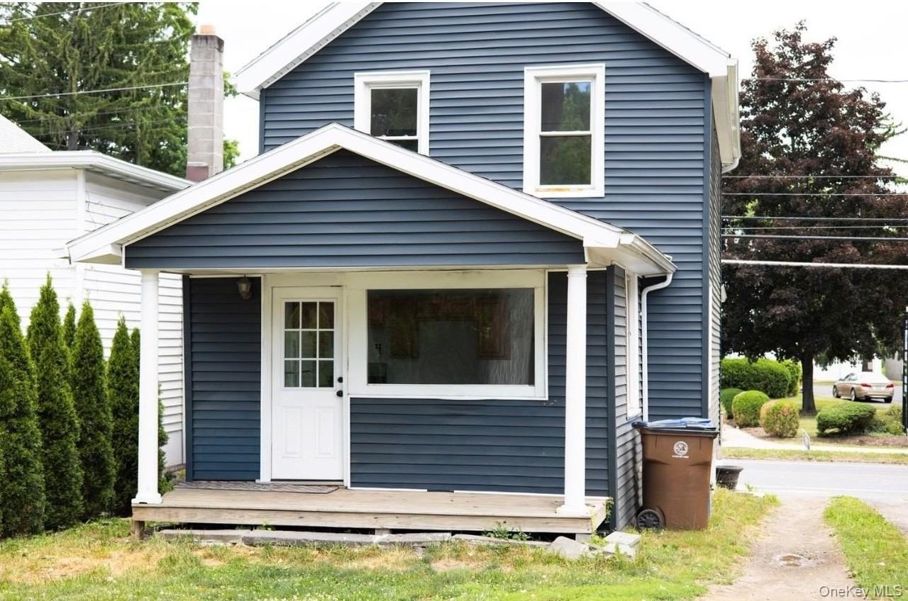 194 Hurley Ave - Photo 2 of 9