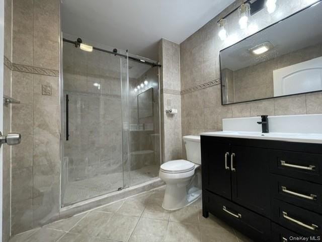 549 Wolf Hill Rd - Photo 2 of 16