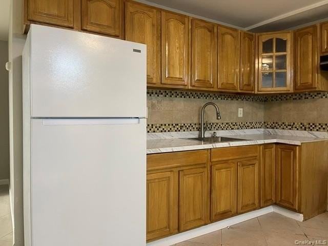 549 Wolf Hill Rd - Photo 4 of 16