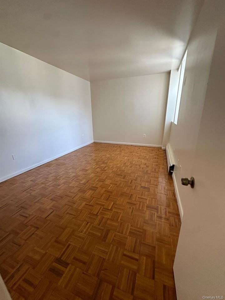 27 Ludlow St #6A - Photo 5 of 9