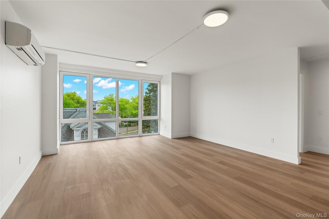 1 Lyon Pl #907 - Photo 2 of 12