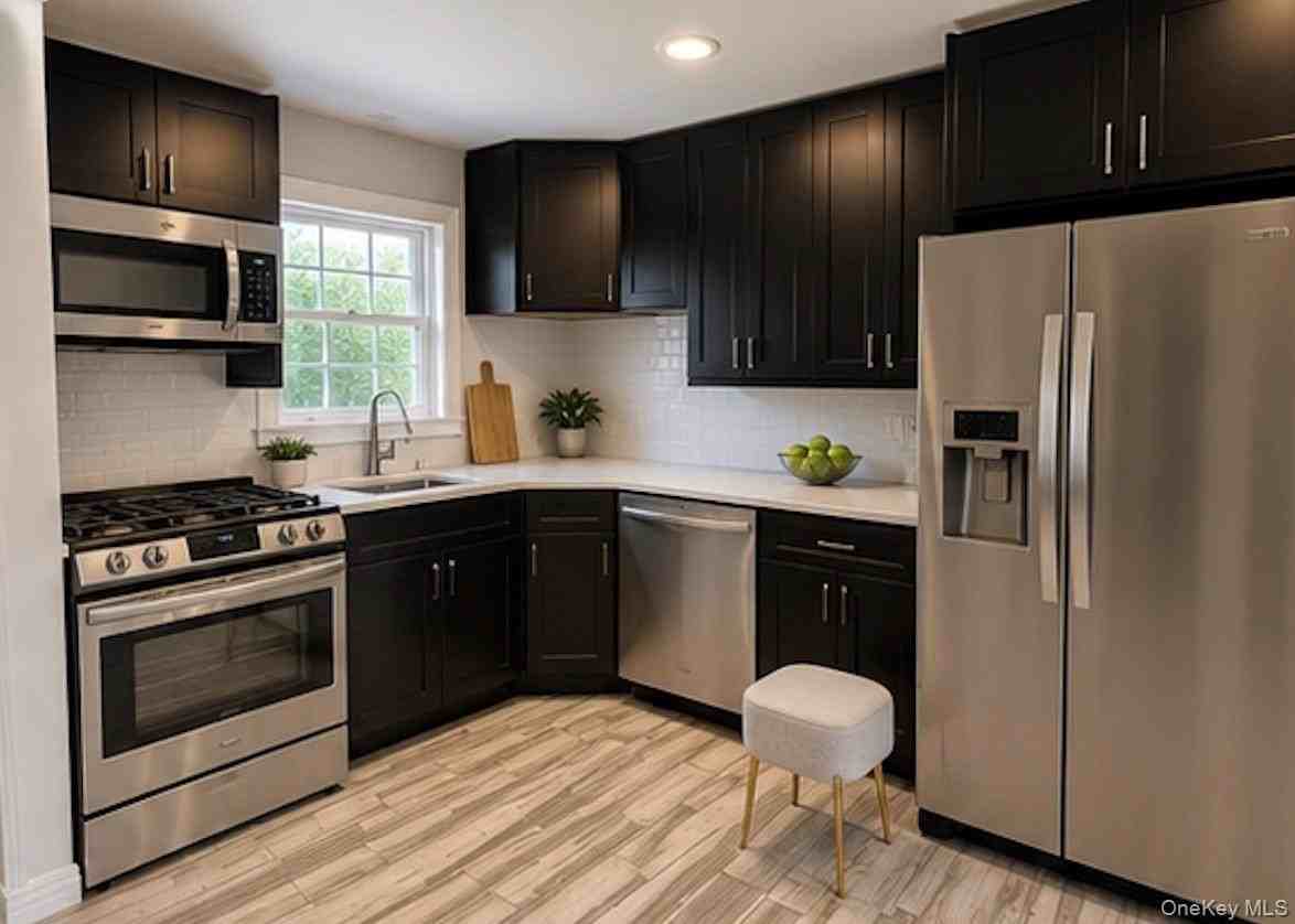 1723 Broadway - Photo 2 of 9