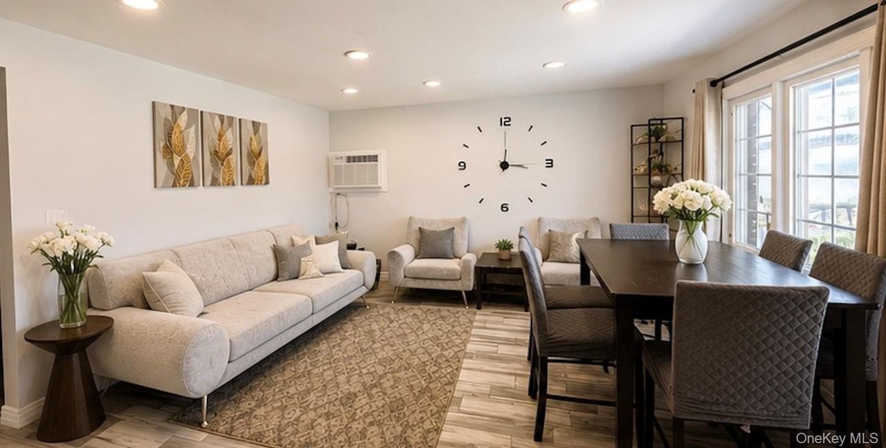 1723 Broadway - Photo 3 of 9