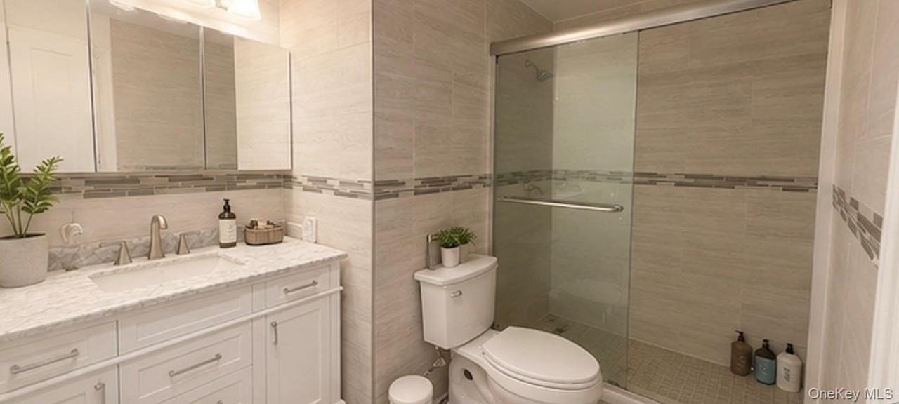 1723 Broadway - Photo 7 of 9