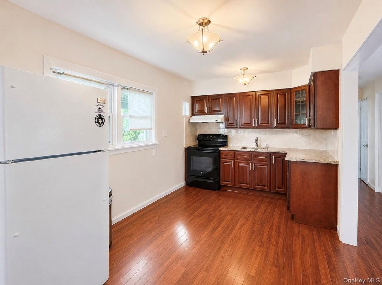 12 Vernon St - Photo 3 of 5
