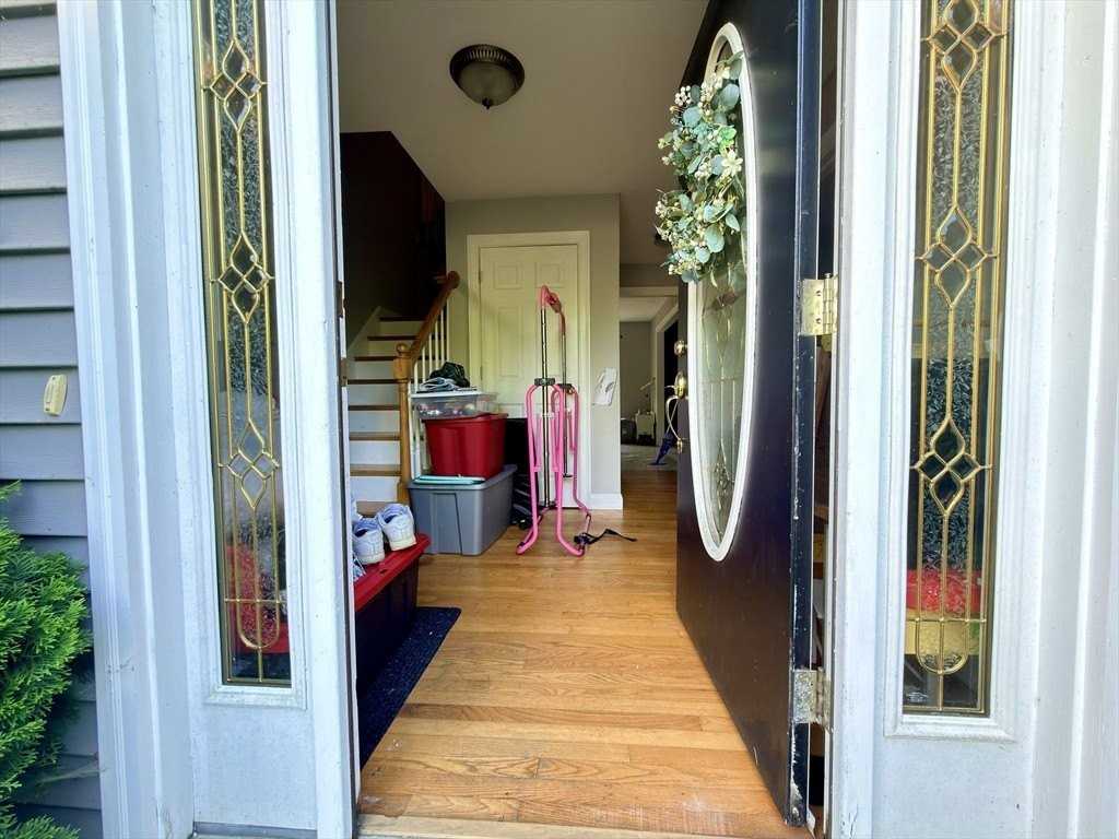 215 Main St - Photo 3 of 37