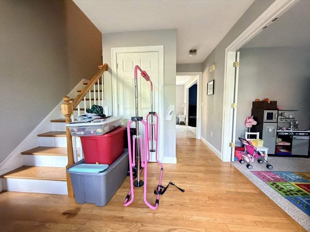 215 Main St - Photo 4 of 37