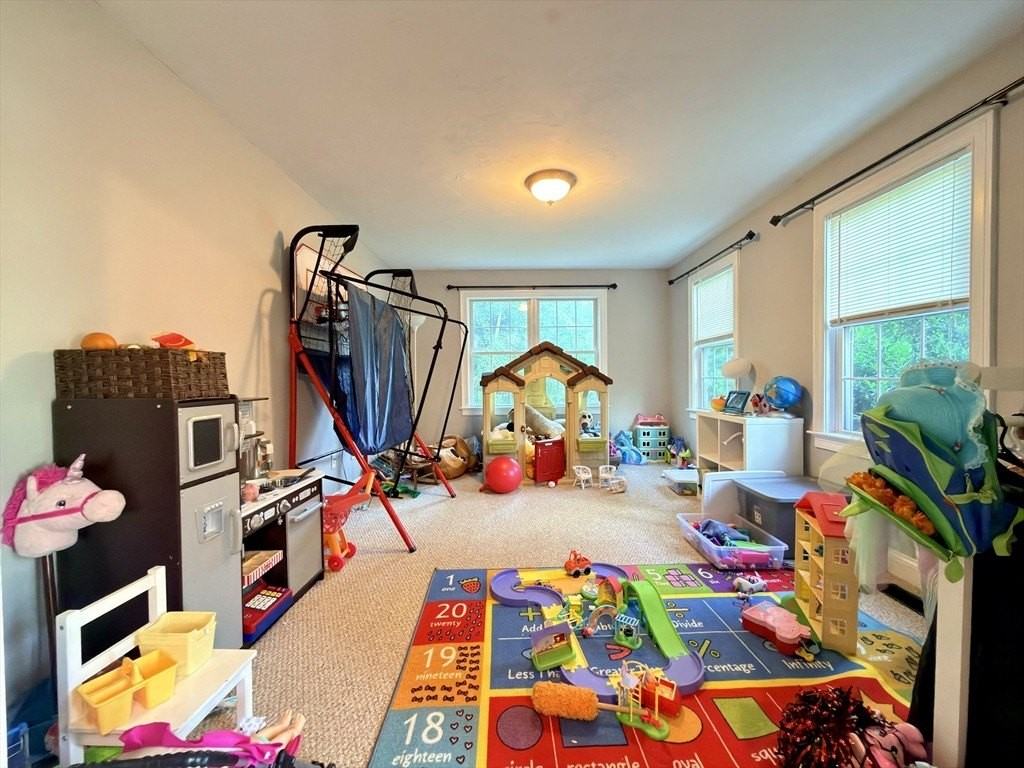 215 Main St - Photo 5 of 37