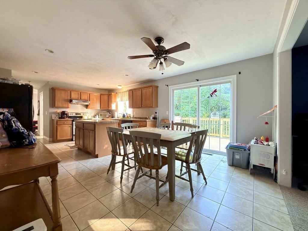 215 Main St - Photo 7 of 37