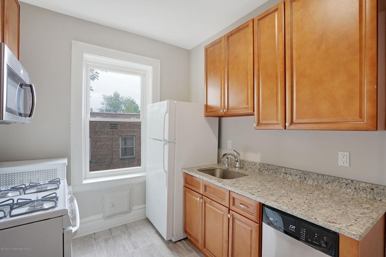 192 Claremont Ave #23 - Photo 7 of 11