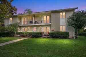 featured image of 31 Green Oaks Dr #B