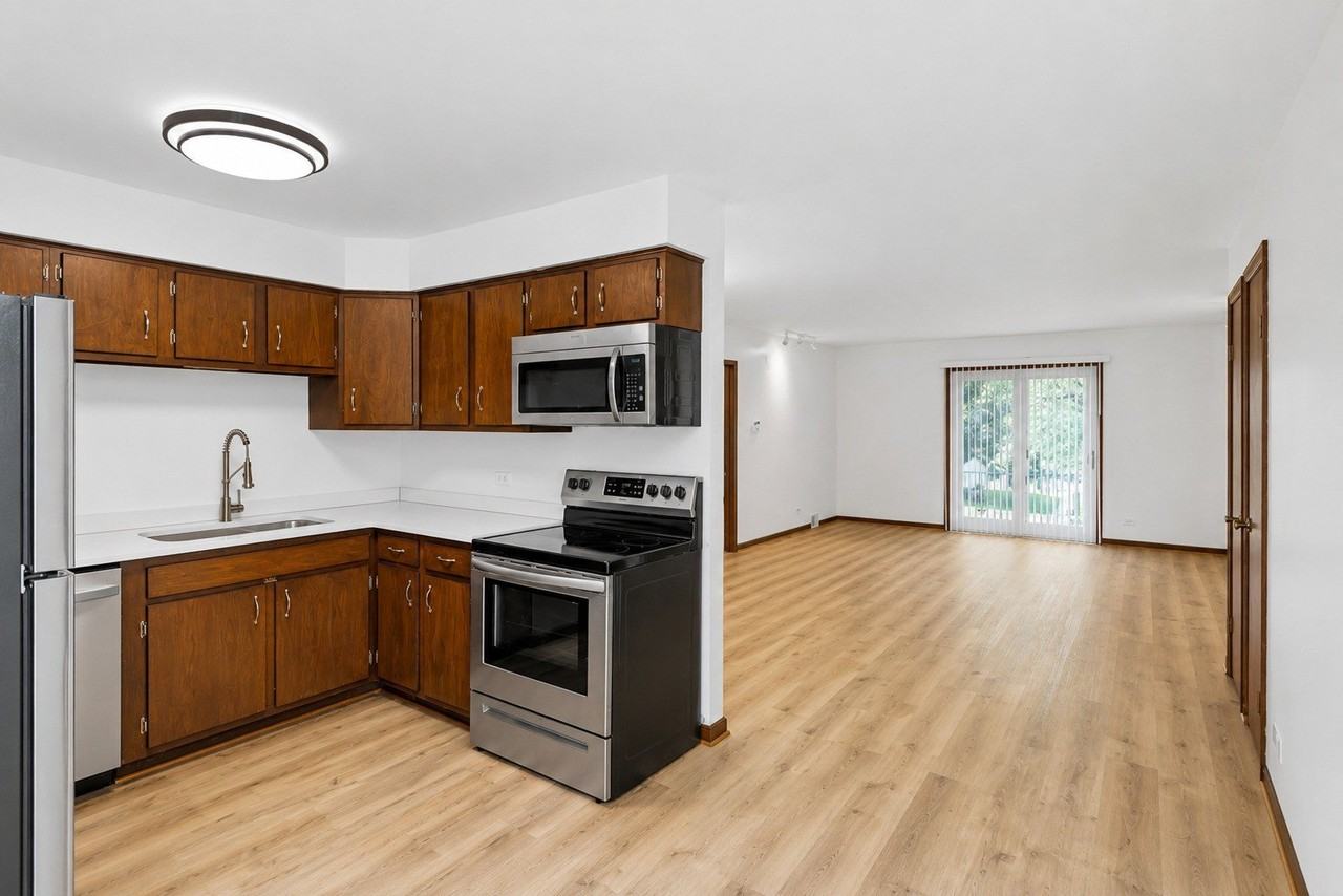 31 Green Oaks Dr #B - Photo 5 of 13