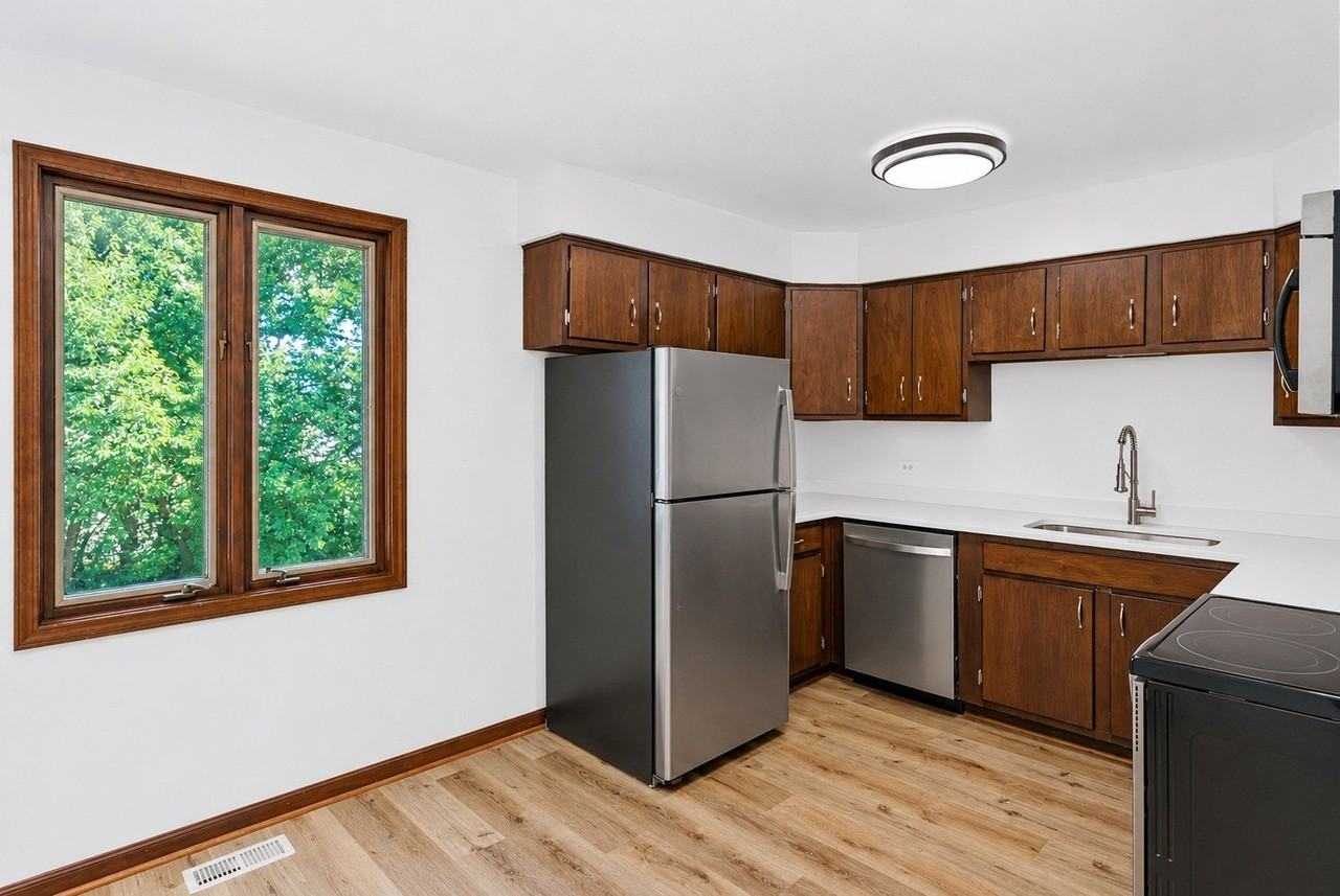 31 Green Oaks Dr #B - Photo 6 of 13