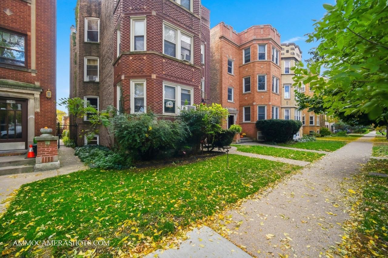 2045 W Farragut Ave #3 - Photo 3 of 32