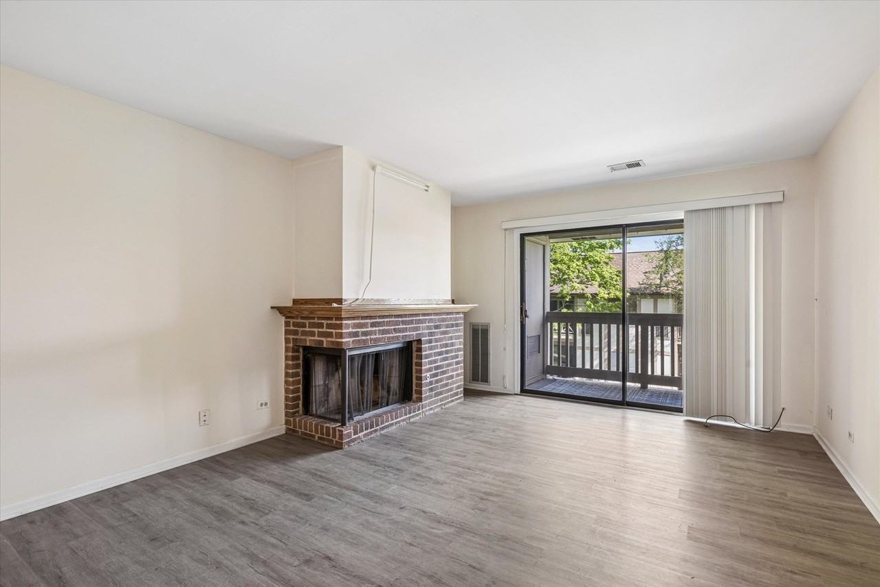 826 Thornton Ct #2AL - Photo 2 of 15