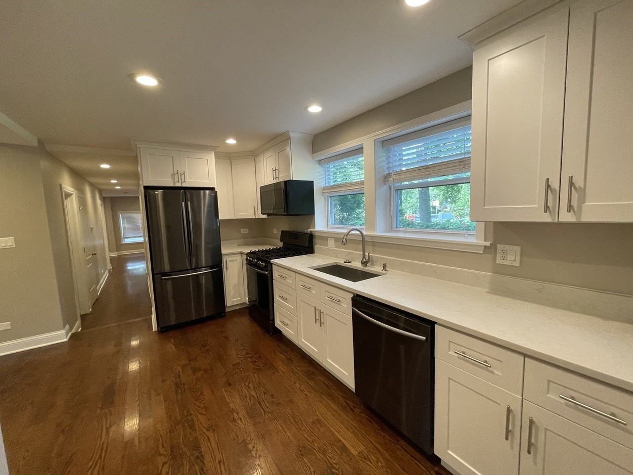1428 Wilmette Ave #1 - Photo 7 of 27
