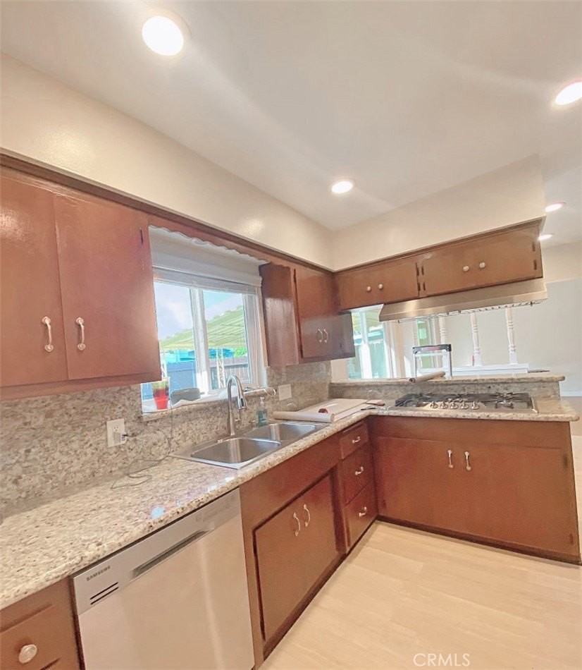 2513 Birch St - Photo 5 of 45