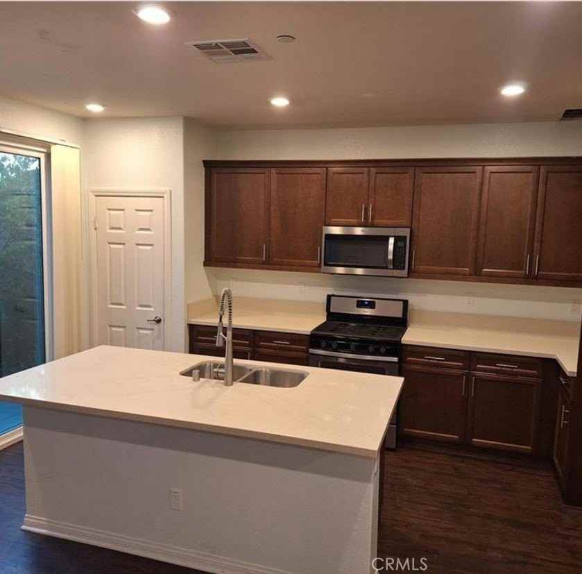 825 Parisa Pl - Photo 5 of 26