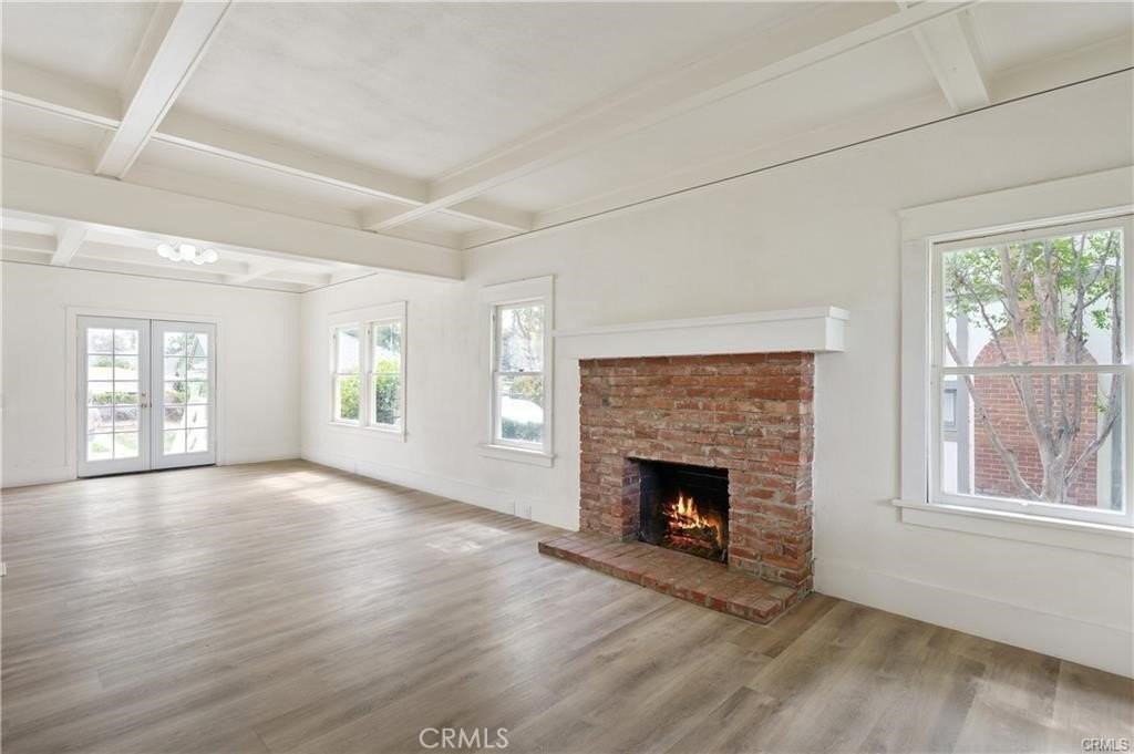 4415 12th St - Photo 2 of 41
