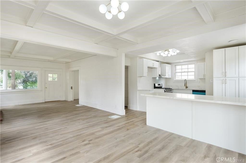 4415 12th St - Photo 4 of 41