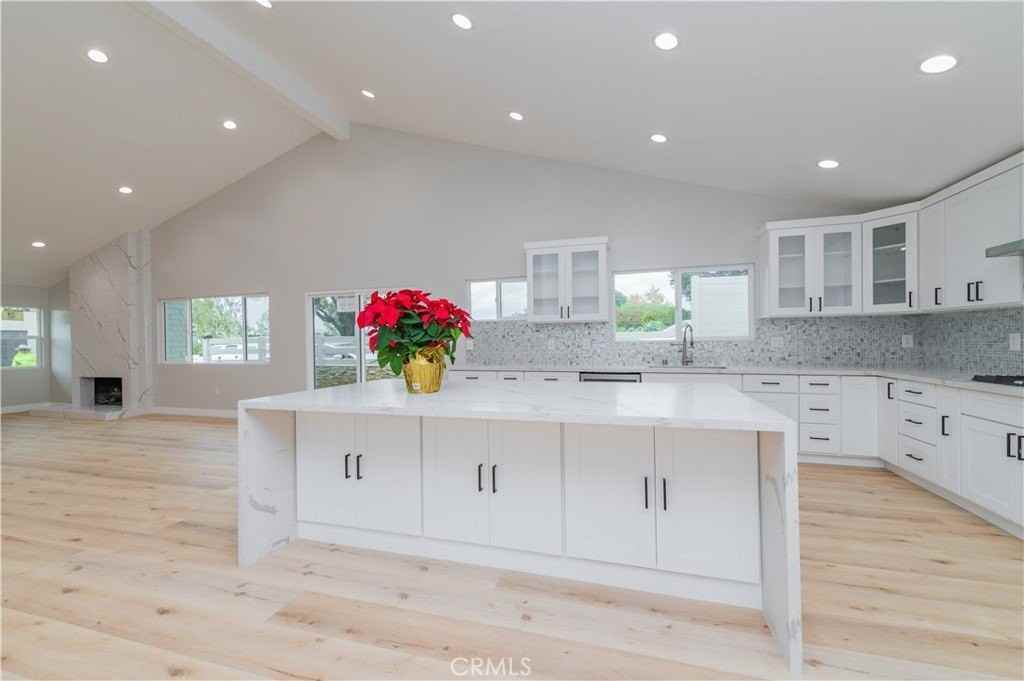 19112 Biddle Dr - Photo 7 of 32