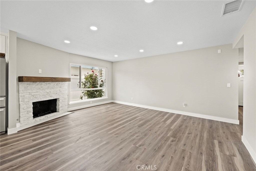 5032 E Holbrook St - Photo 4 of 24