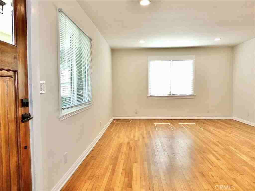 4036 E Vermont St - Photo 5 of 50