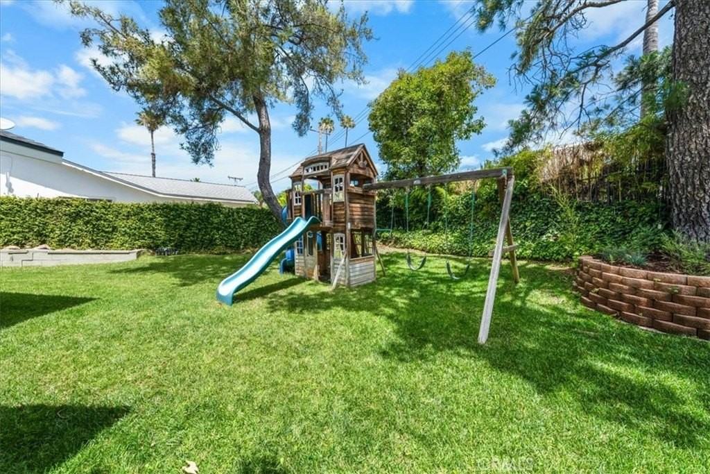 26111 Hatmor Dr - Photo 3 of 22