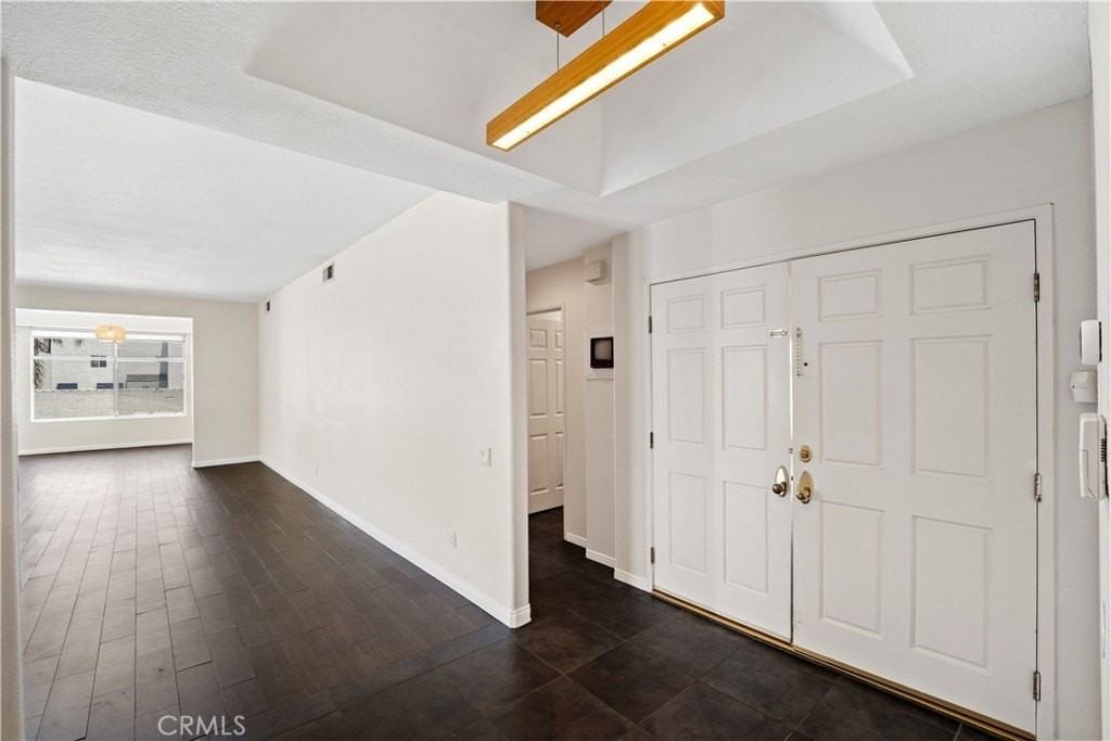 4313 Van Nuys Blvd #203 - Photo 2 of 34