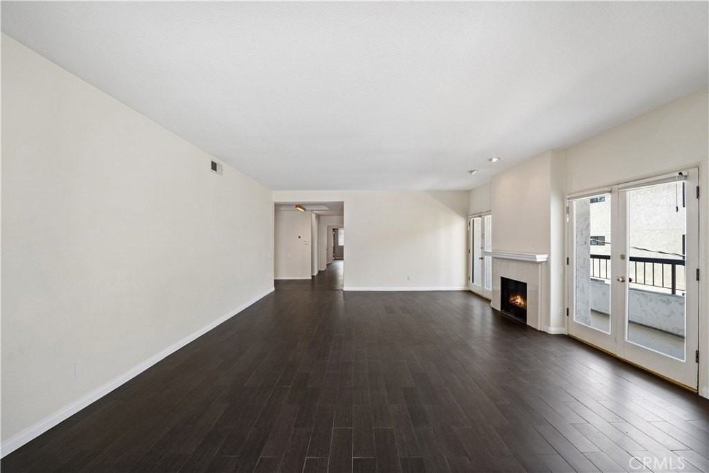 4313 Van Nuys Blvd #203 - Photo 6 of 34