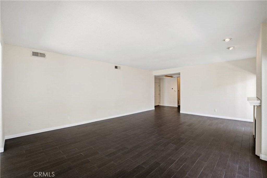 4313 Van Nuys Blvd #203 - Photo 7 of 34