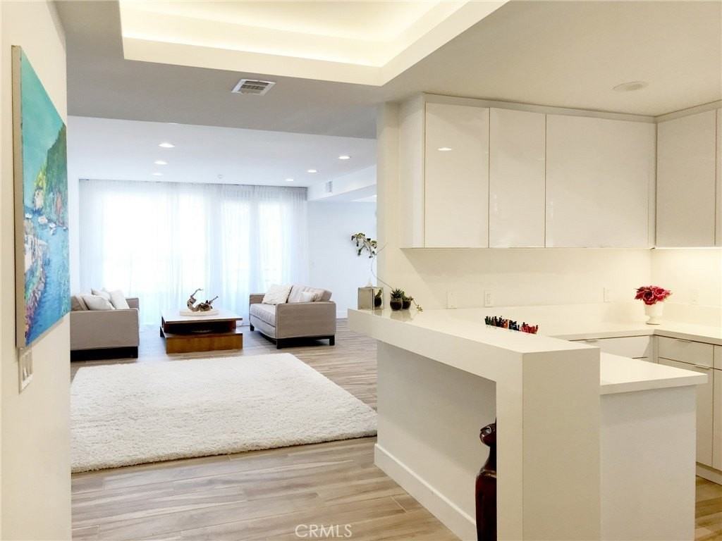 11700 Iowa Ave #102 - Photo 3 of 32
