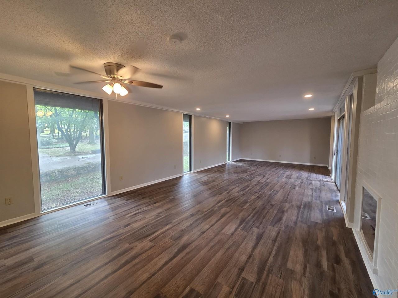 1209 Governors Dr Se - Photo 2 of 30