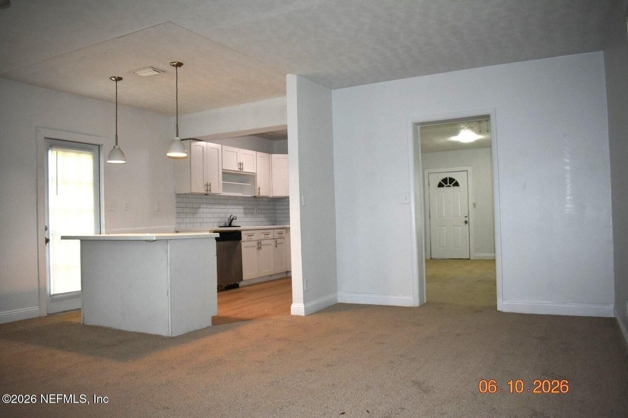 2968 Green St - Photo 5 of 12