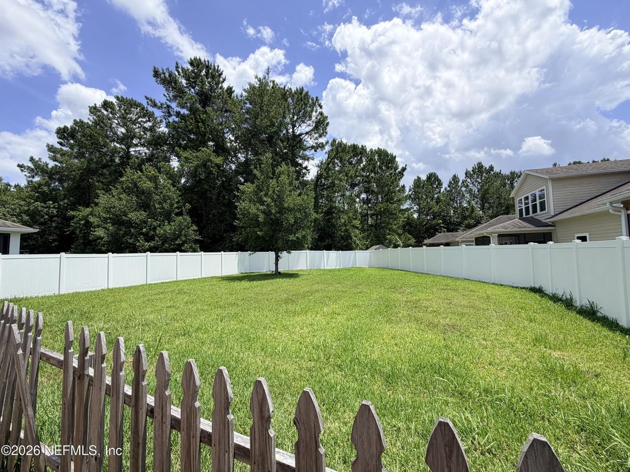 15991 Baxter Creek Dr - Photo 3 of 36
