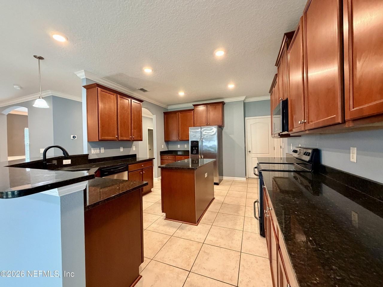 15991 Baxter Creek Dr - Photo 4 of 36