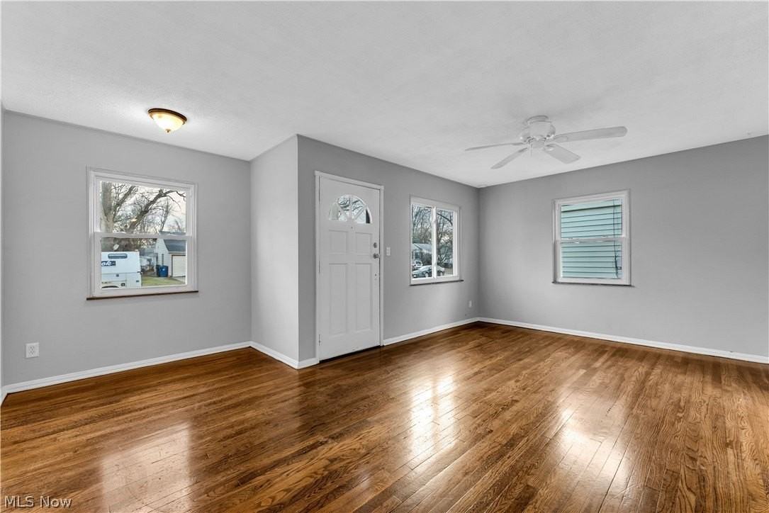 13514 Emery Ave - Photo 4 of 20