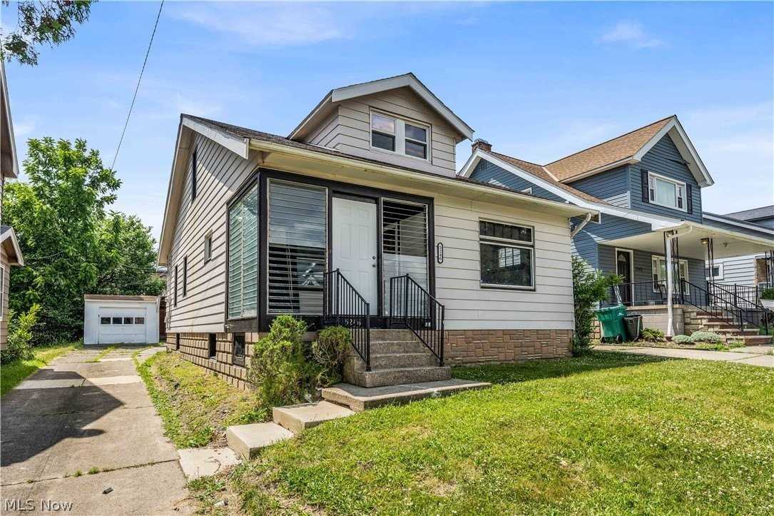 5246 Joseph St - Photo 2 of 25