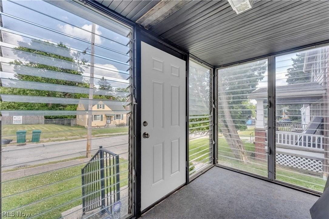 5246 Joseph St - Photo 3 of 25