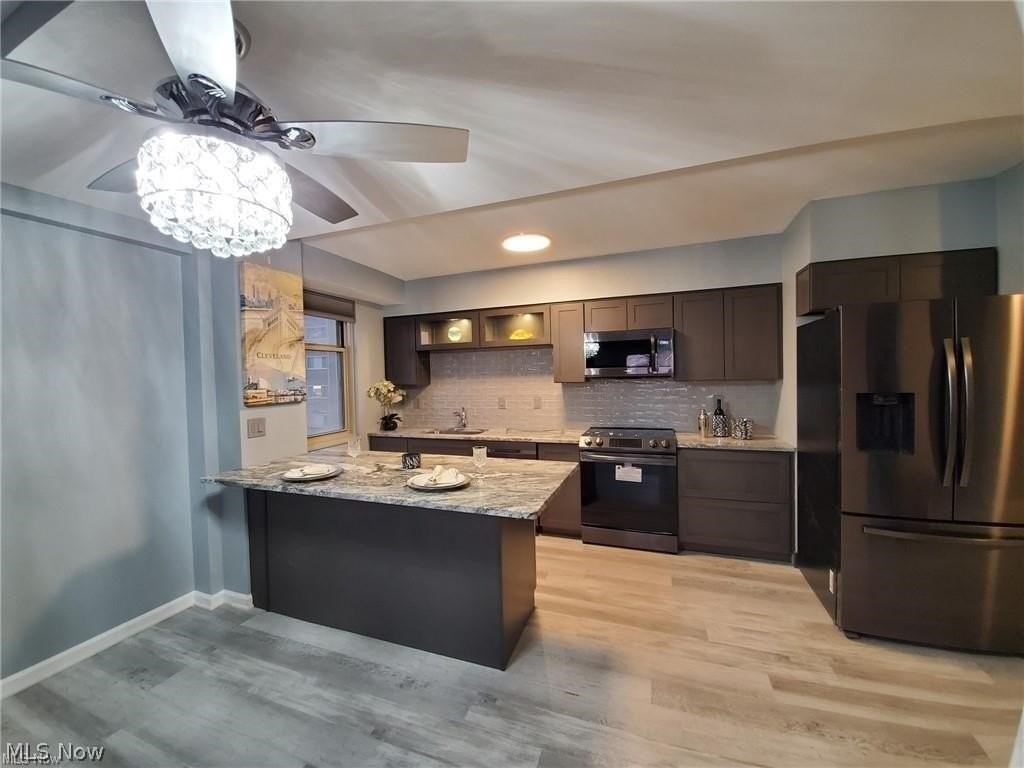 11820 Edgewater Dr #417 - Photo 5 of 33