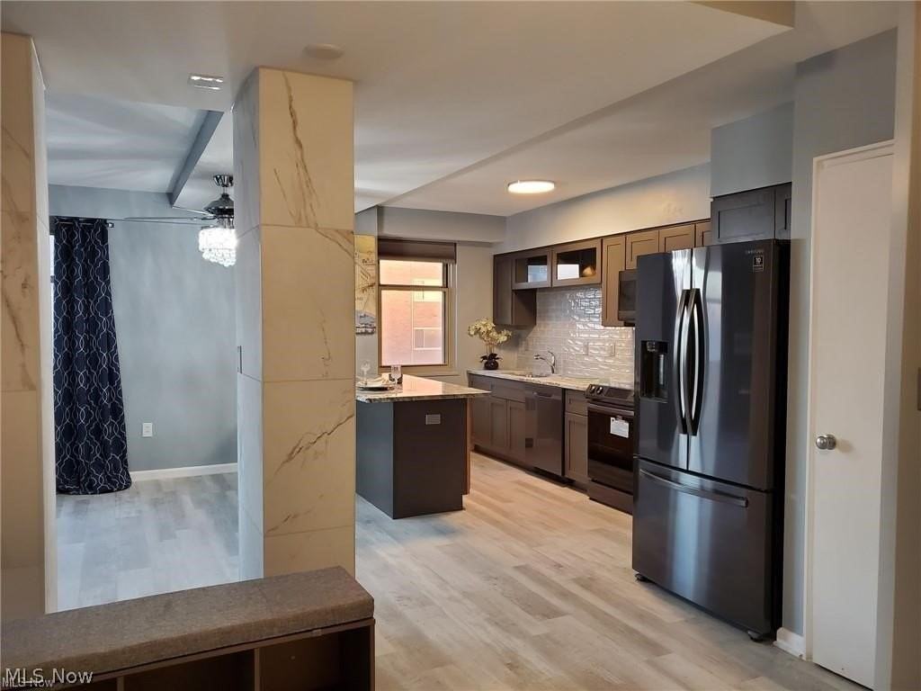 11820 Edgewater Dr #417 - Photo 7 of 33
