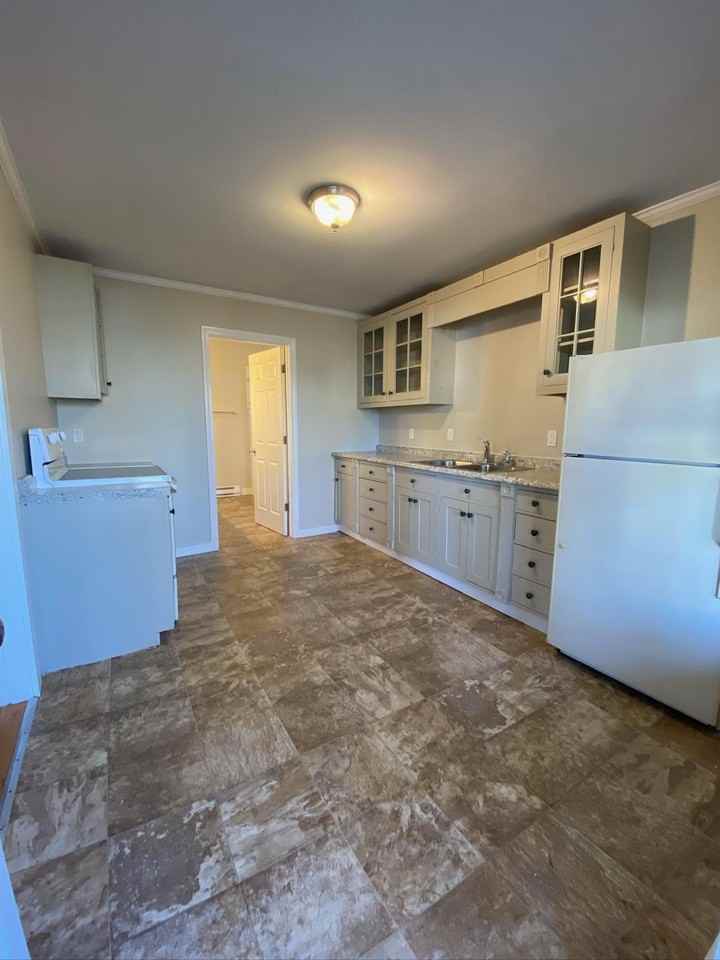 73 Maple St - Photo 2 of 7