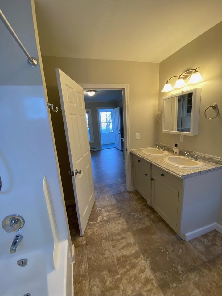 73 Maple St - Photo 6 of 7