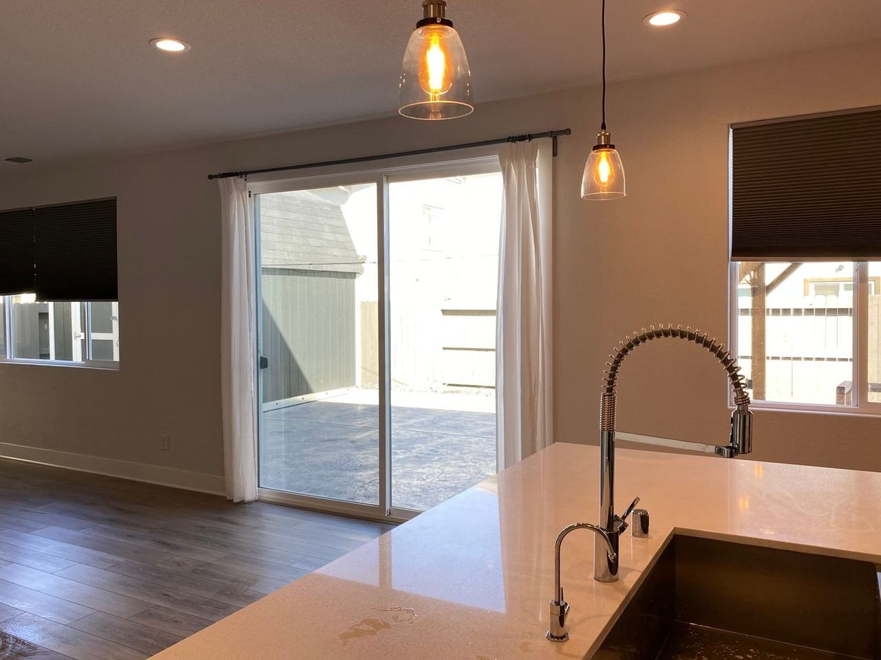 925 Bergenia St - Photo 4 of 38