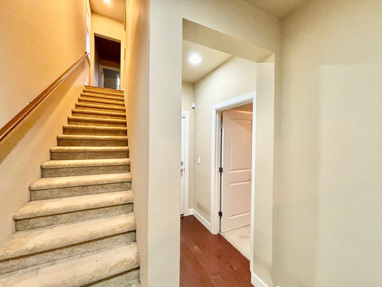 959 3rd Ave Ne - Photo 3 of 26