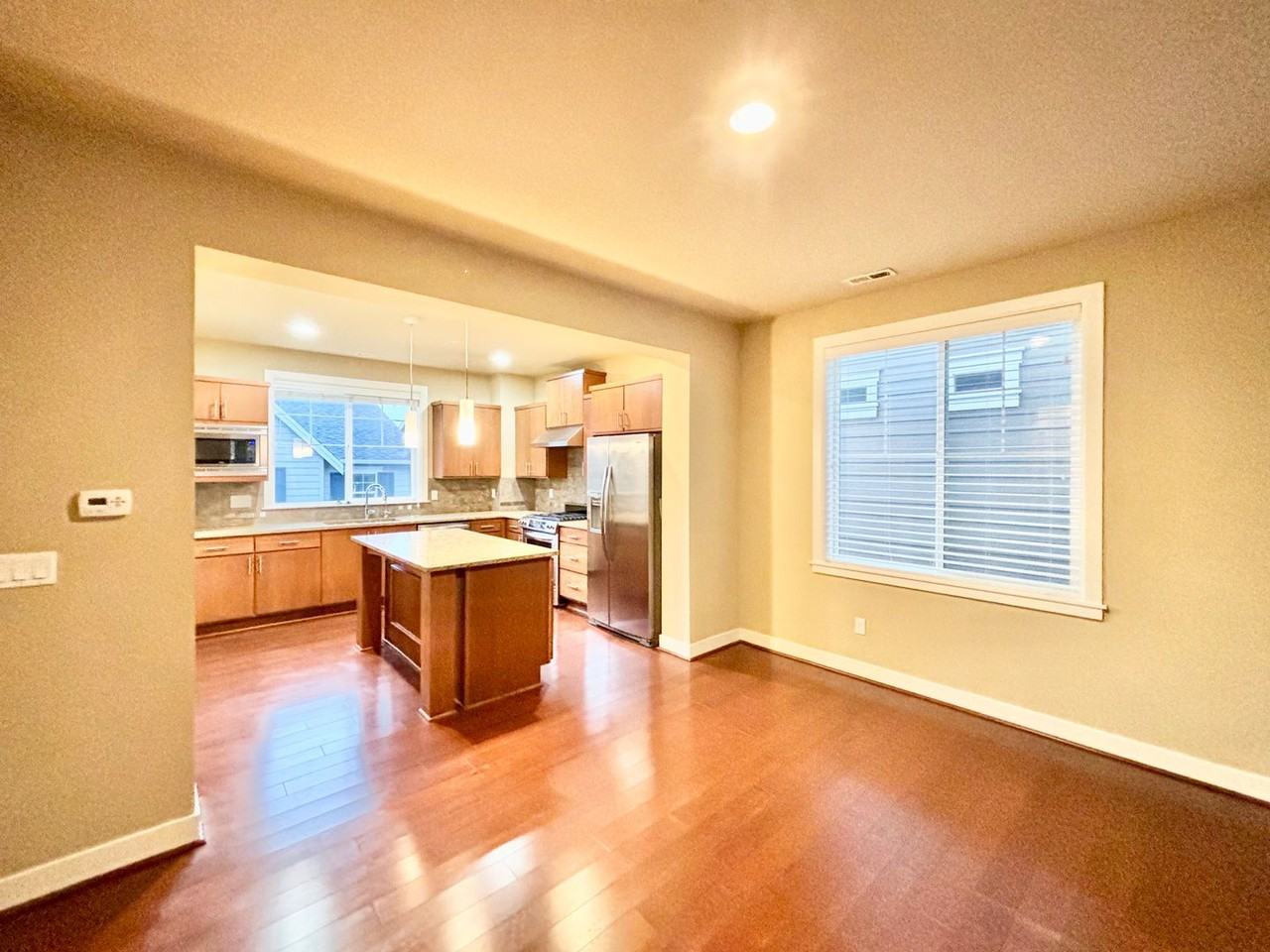 959 3rd Ave Ne - Photo 7 of 26